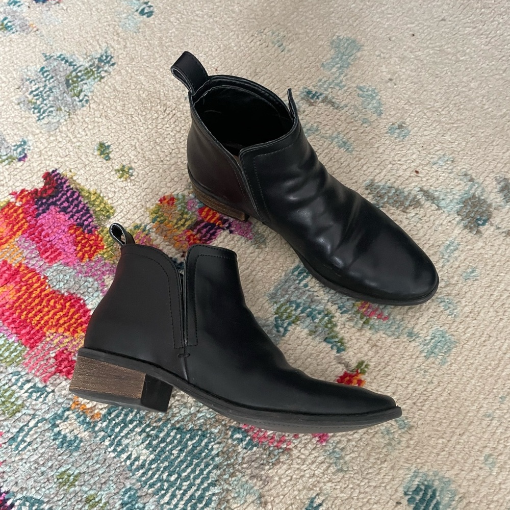 Cute black booties